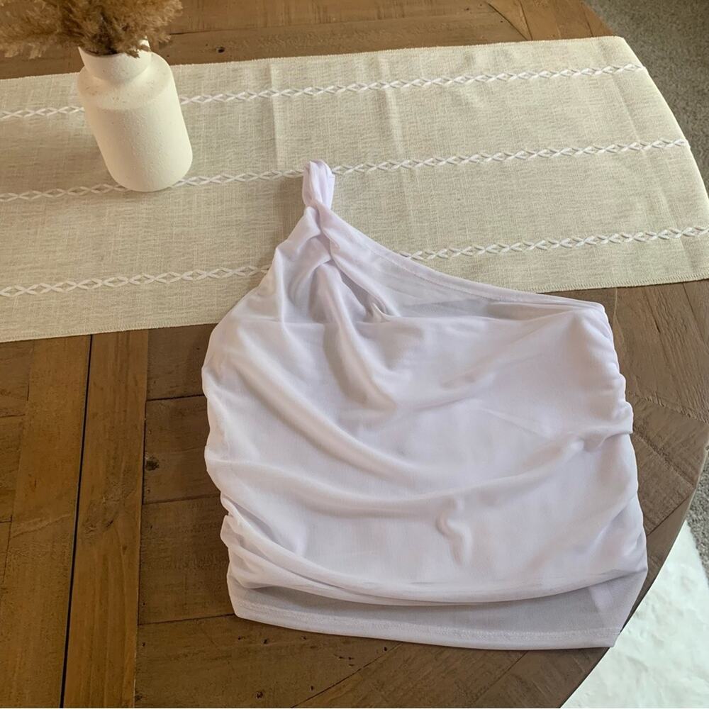 Vici Sincerely Jules White Mesh One Shoulder Tank Top Size Medium Sleeveless